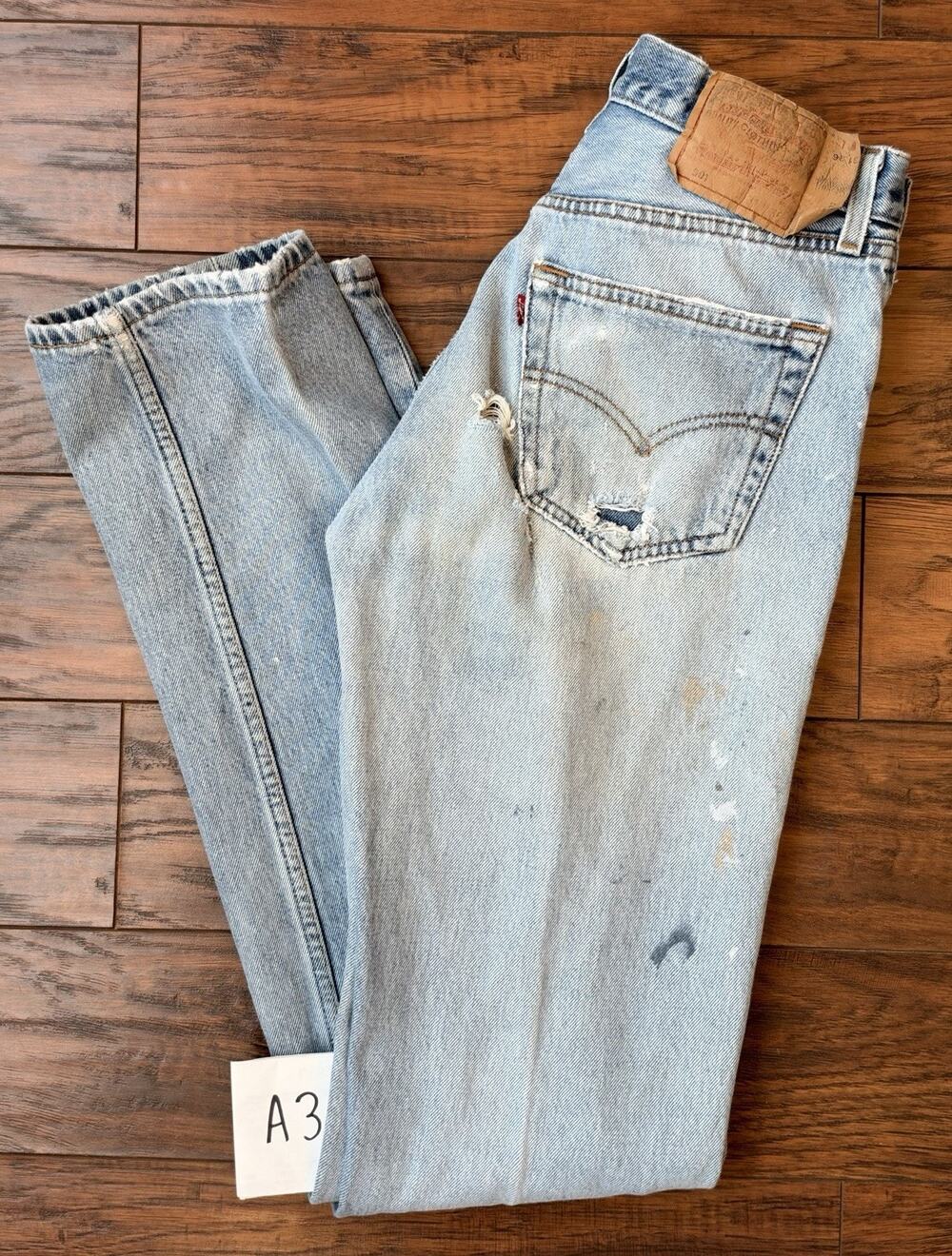 Levi's Men's Denim Jeans Straight Regular Fit Mid Rise Distressed Blue